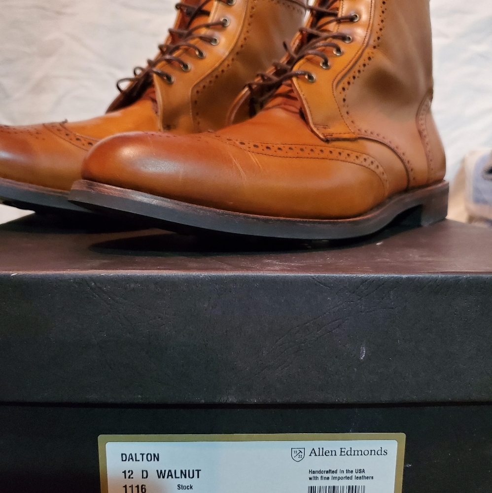 Allen Edmonds - Picture 2 of 5